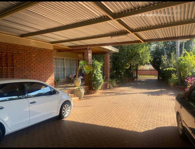 3 BEDROOM HOUSE FOR SALE IN DORANDIA